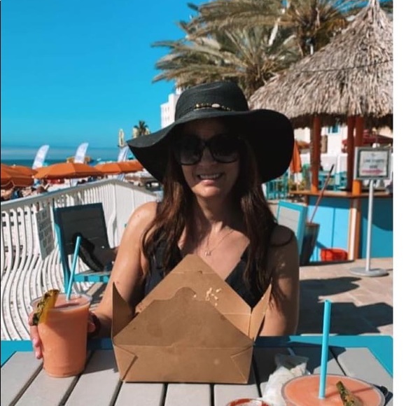 Meet your Posher, Maria - Picture 1 of 1